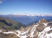 42 Pizzo di Trona e Alpi in lontananza